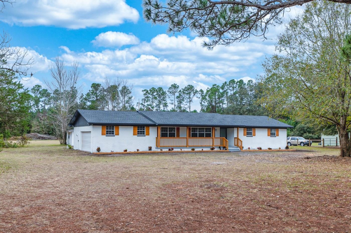 Community park and coastal landscape in Interlachen